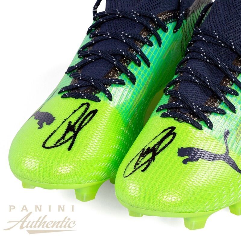 CHRISTIAN PULISIC Autographed Green/Black Puma Ultra 1.3 Cleats PANINI LE 1/25