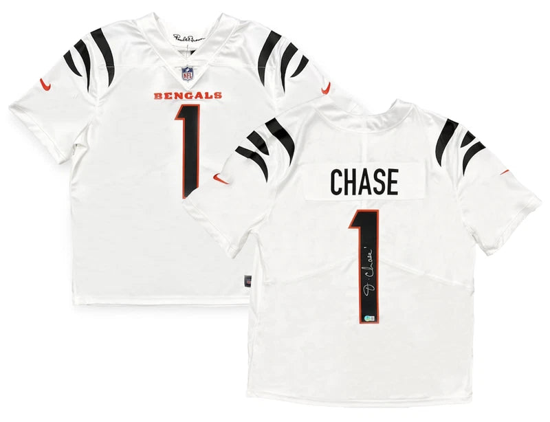 Ja'Marr Chase Autographed Cincinnati Bengals White Nike Vapor Untouchable Limited Jersey Beckett Witnessed