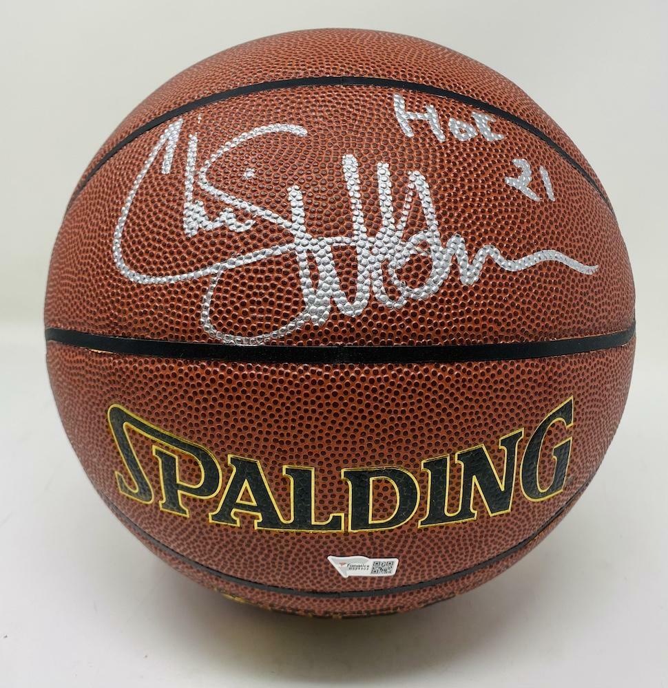 CHRIS WEBBER Autographed/Inscribed "HOF 21" Spalding Indoor/Outdoor Basketball FANATICS