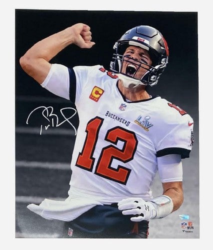 TOM BRADY Autographed Tampa Bay Buccaneers Scream 16" x 20" Spotlight Photograph FANATICS