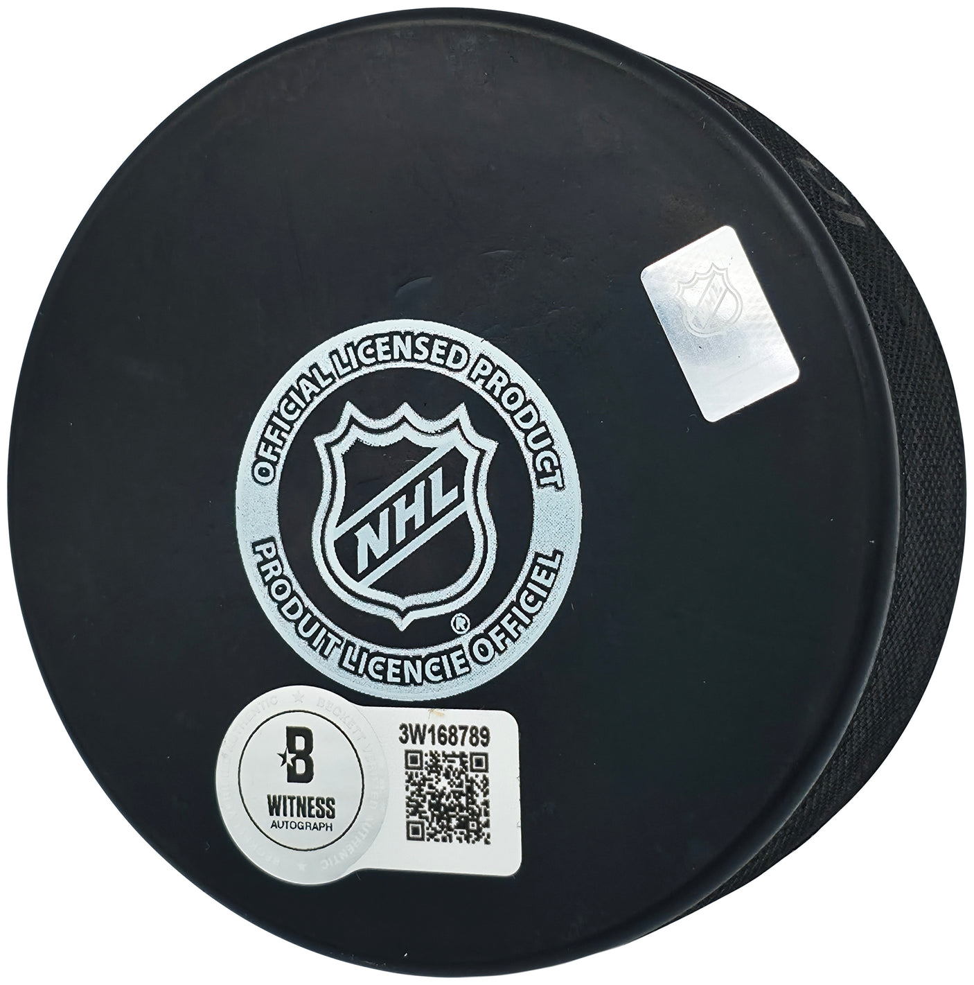 Jonathan Toews Autographed Official Chicago Blackhawks Logo Hockey Puck Beckett BAS Witness Stock #250561