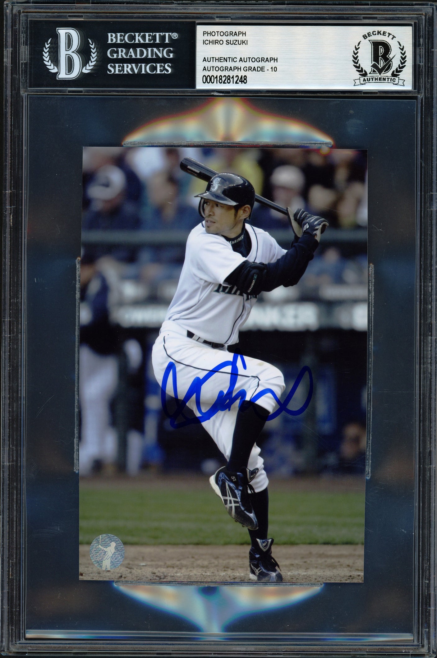 Ichiro Suzuki Autographed 4x6 Photo Seattle Mariners Auto Grade Gem Mint 10 Beckett BAS Stock #251036