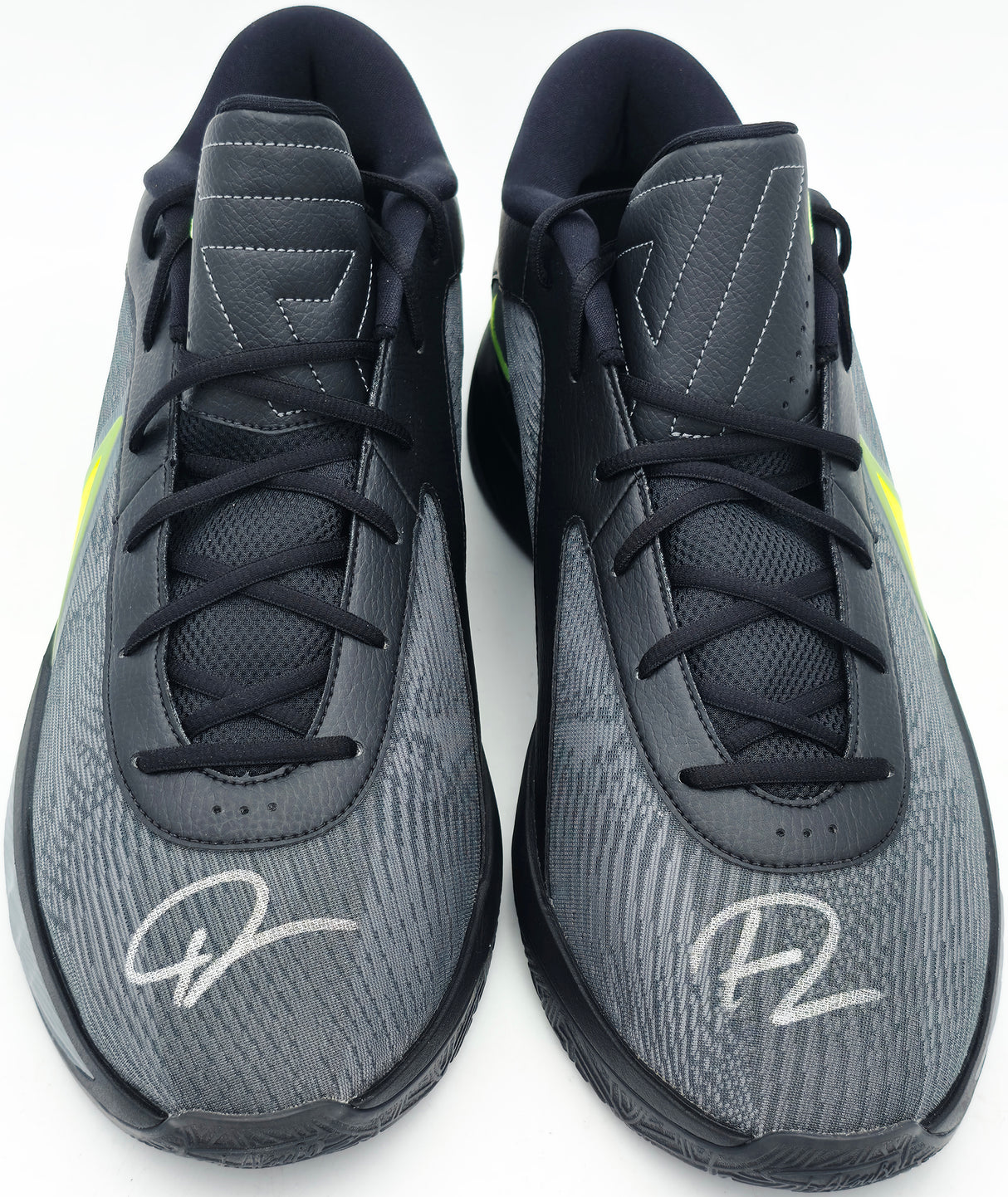 Giannis Antetokounmpo Autographed 2024 Player Exclusive (PE) Promo Black Nike Zoom Freak 6 Shoes Bucks Size 17 Beckett BAS Witness Stock #252735