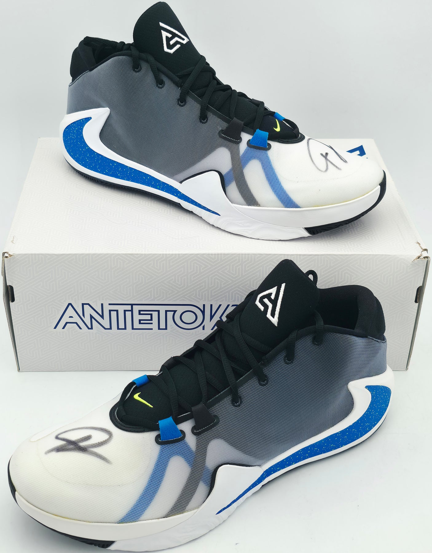 Giannis Antetokounmpo Autographed 2019 Player Exclusive (PE) Promo White, Metallic Silver & Fir Nike Zoom Freak 1 Shoes Milwaukee Bucks Size 17 Beckett BAS Witness Stock #252757