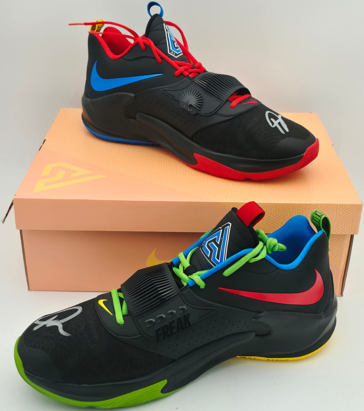 Giannis Antetokounmpo Autographed Black Nike Zoom Freak 4 Shoes Bucks Size 16 (No Box) Beckett BAS Witness Stock #252766