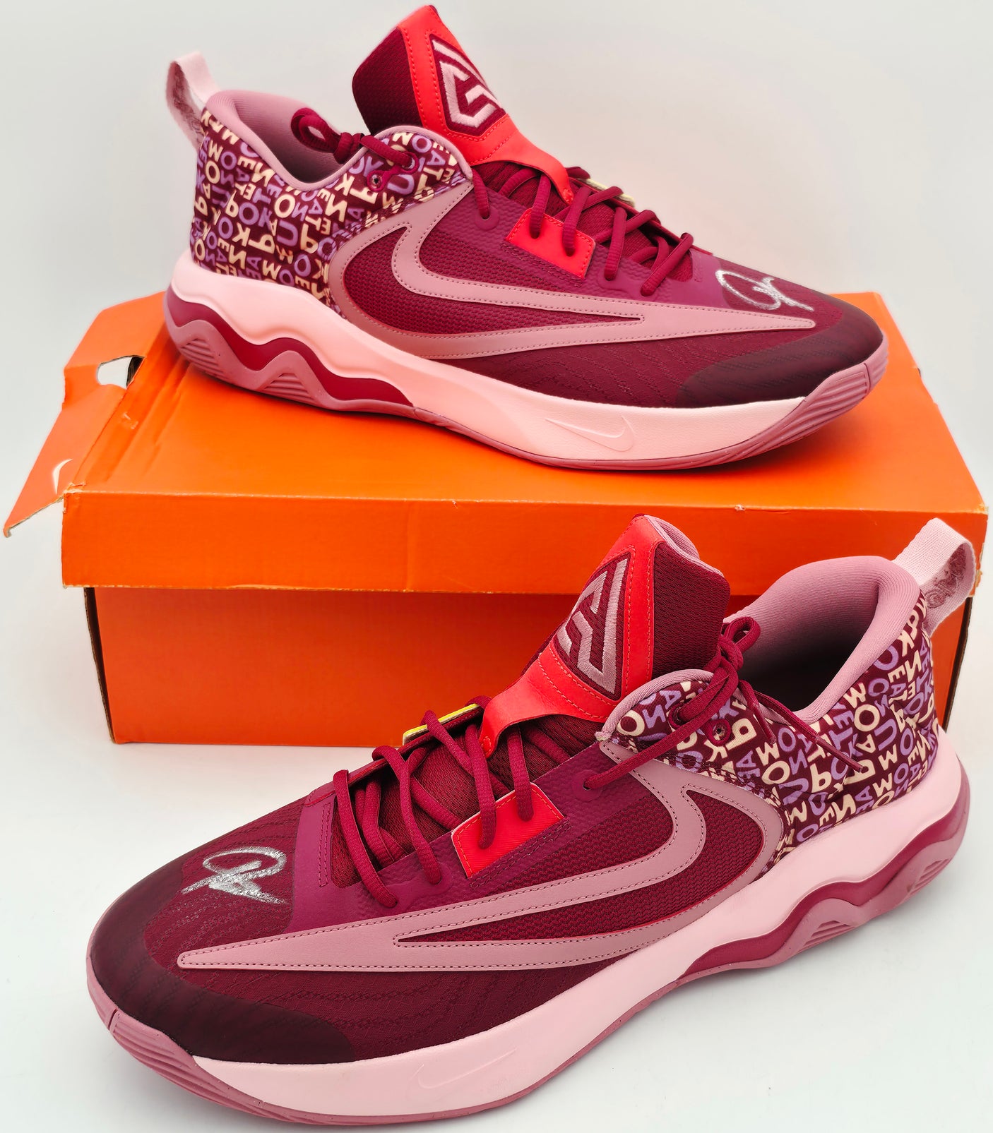 Giannis Antetokounmpo Autographed 2023 Player Exclusive (PE) Promo Nbl Red, Ice Peach & Desert Berry Nike Immortality 3 Shoes Milwaukee Bucks Size 17 Beckett BAS Witness Stock #252717