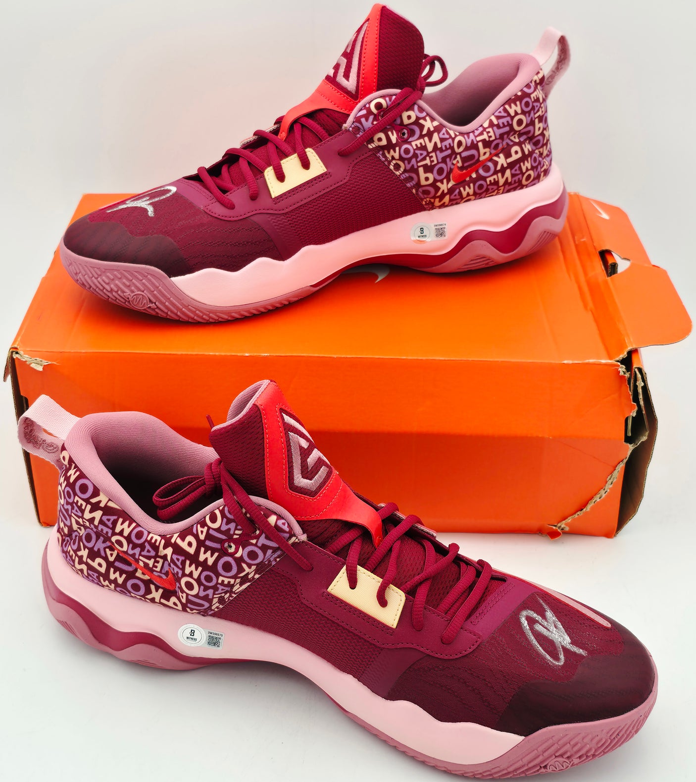 Giannis Antetokounmpo Autographed 2023 Player Exclusive (PE) Promo Nbl Red, Ice Peach & Desert Berry Nike Immortality 3 Shoes Milwaukee Bucks Size 17 Beckett BAS Witness Stock #252717