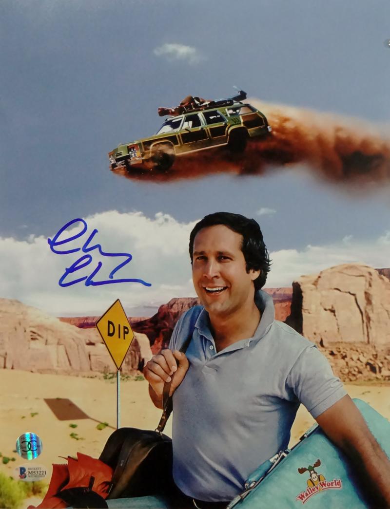 Chevy Chase Autographed 11x14 Family Vacation Smiling - Beckett Auth *Blue