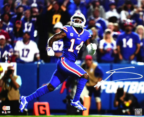 Stefon Diggs Autographed Buffalo Bills 16x20 Looking Up Photo-Beckett W Hologram *White Image 1