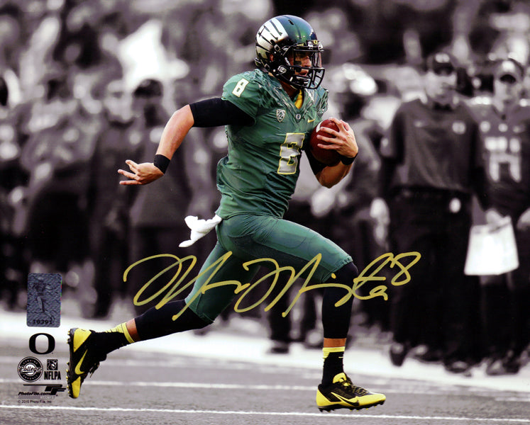 Marcus Mariota Autographed 8x10 Photo Oregon Ducks MM Holo Stock #89183