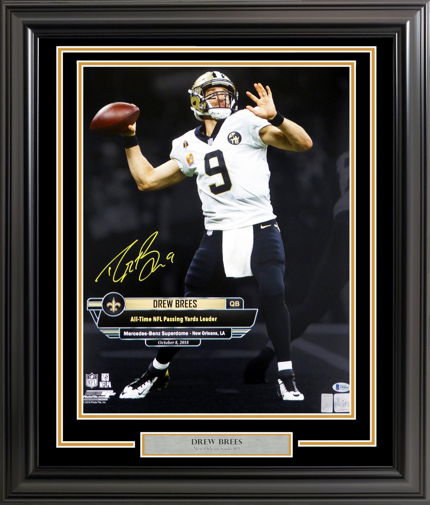 Drew Brees Autographed Framed 16x20 Photo New Orleans Saints Beckett BAS Stock #200335