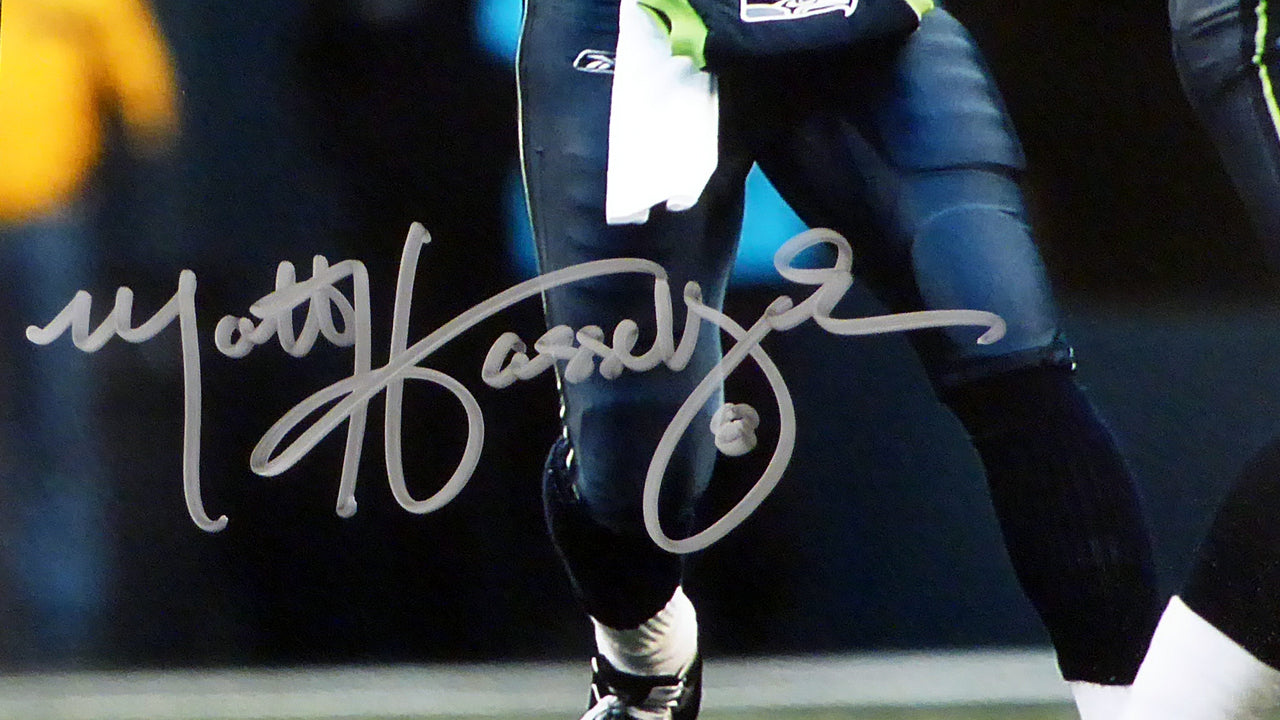 Matt Hasselbeck Autographed Framed 16x20 Photo Seattle Seahawks MCS Holo Stock #200364