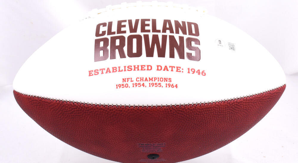 Nick Chubb Autographed Cleveland Browns Logo Football-Beckett W Hologram *Black