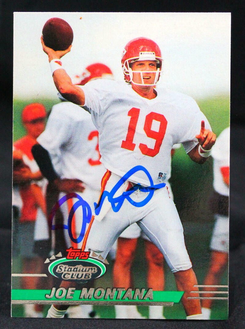 1992 Stadium Club #440 Joe Montana Kansas City Chiefs Auto Beckett Witness