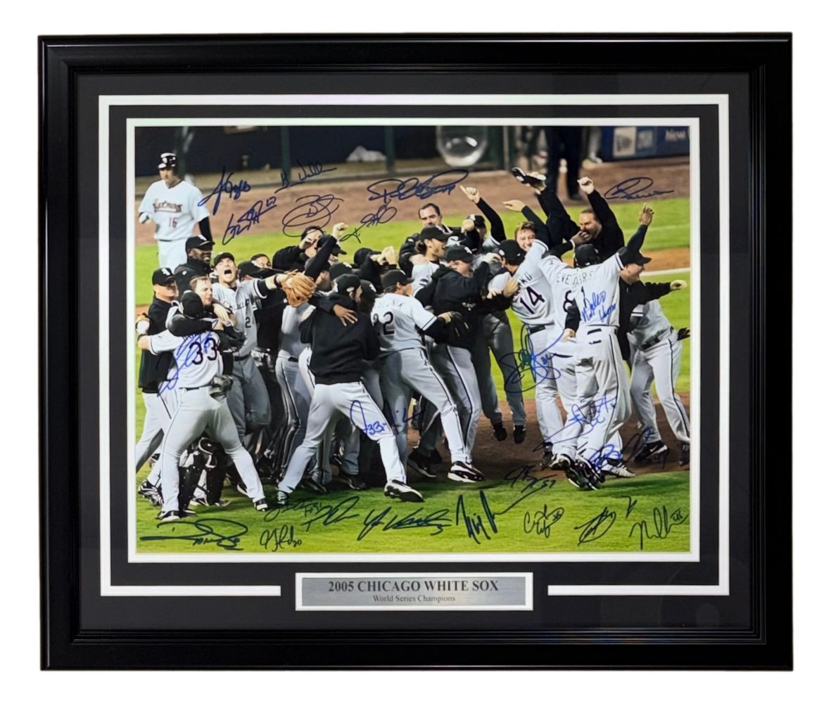 2005 Chicago White Sox (23) Team Signed Framed 16x20 Photo BAS LOA