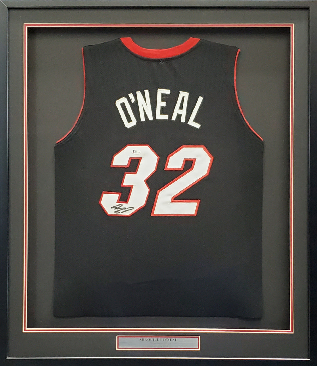 Miami Heat Shaquille Shaq O'Neal Autographed Framed Black Jersey Beckett BAS Stock #195236