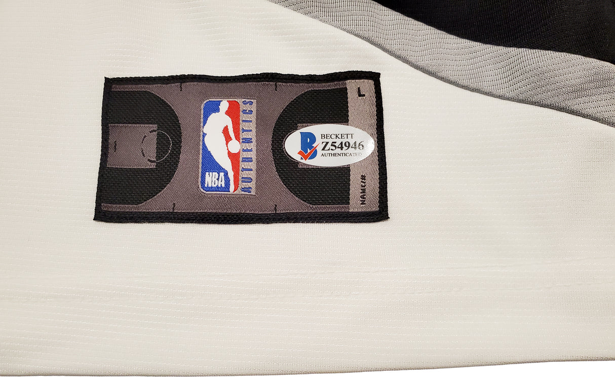 Portland Trail Blazers Damian Lillard Autographed White Fanatics Jersey Size L Beckett BAS Stock #196415