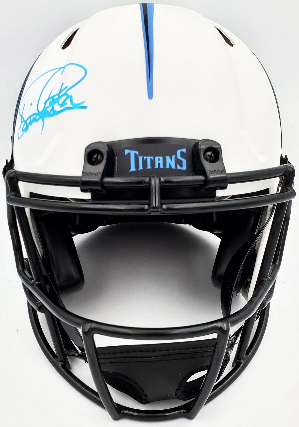 Derrick Henry Autographed Tennessee Titans Lunar Eclipse White Full Size Authentic Speed Helmet Beckett BAS QR Stock #196614