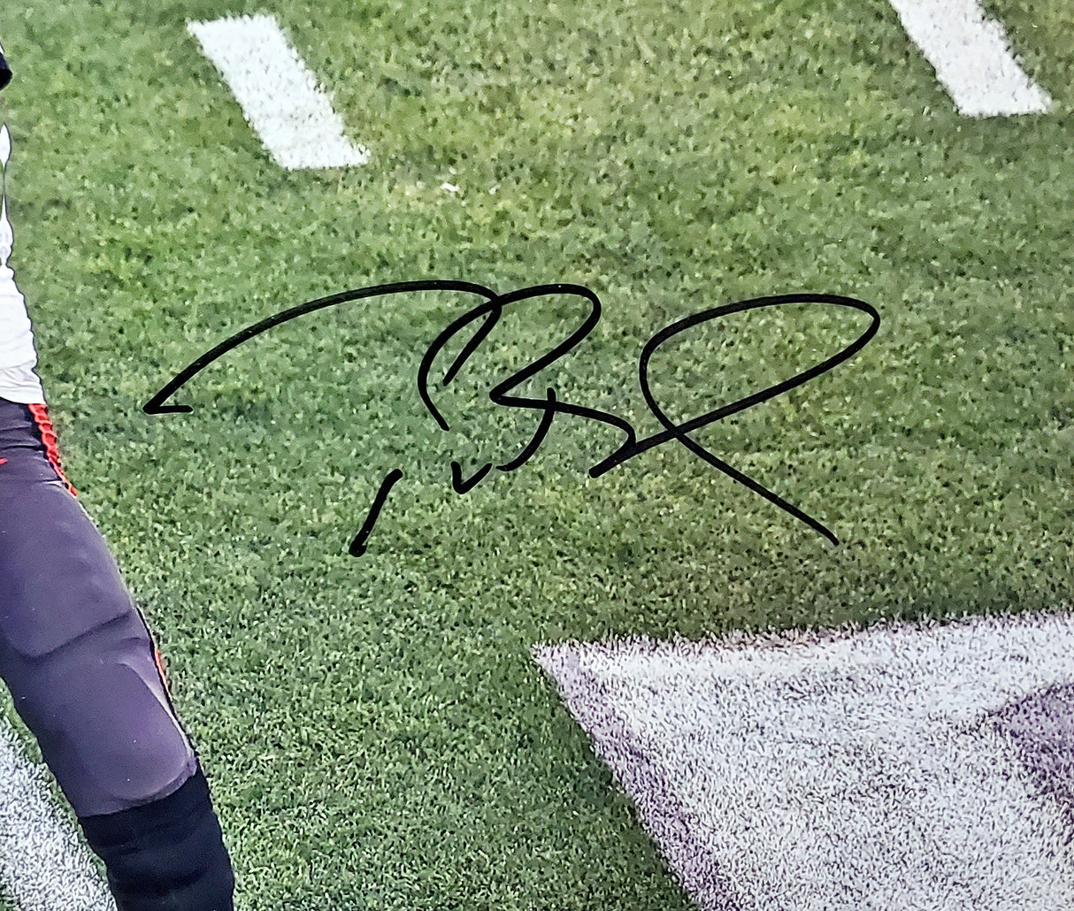 Tom Brady Autographed Framed 16x20 Photo Tampa Bay Buccaneers Super Bowl LV Fanatics Holo Stock #197158
