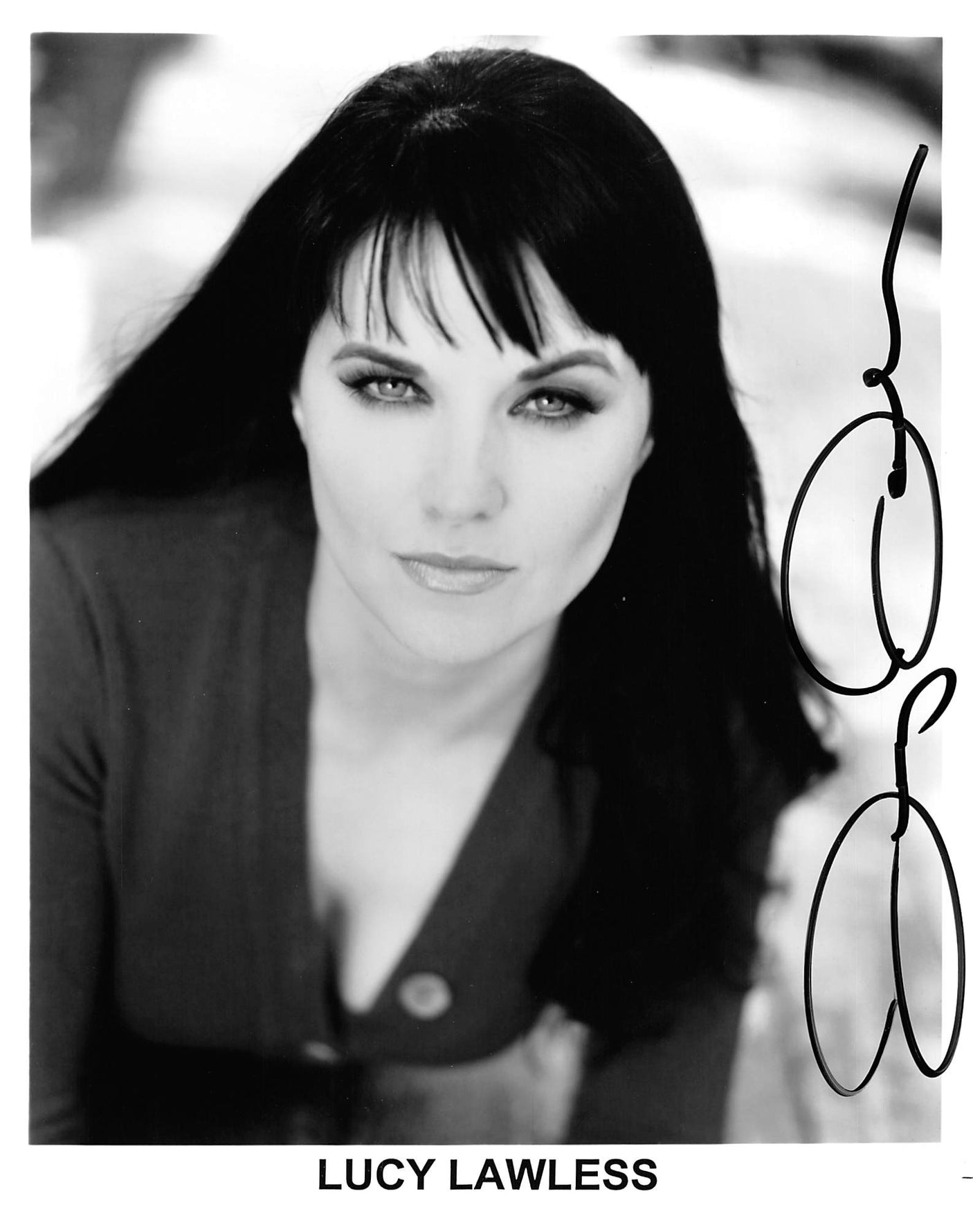 Lucy Lawless Xena Warrior Princess Authentic Signed 8x10 Photo PSA/DNA #AN86811