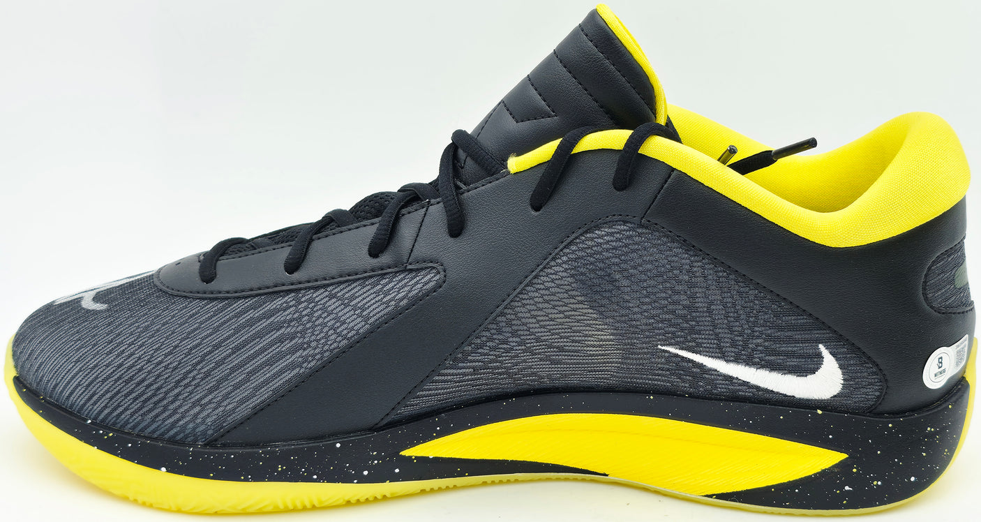 Giannis Antetokounmpo Autographed 2024 Player Exclusive (PE) Promo OREGON Black, Yellow Strk & White Nike Zoom Freak 6 NCAA P Shoes Size 17 (No Box) Beckett BAS Witness #3W395039 & #3W395040