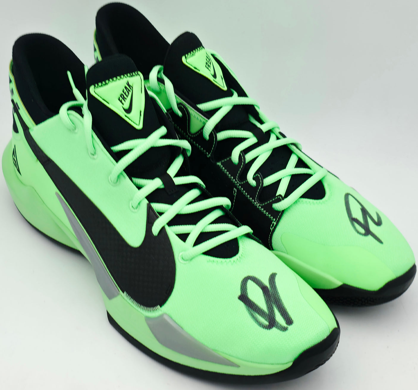 Giannis Antetokounmpo Autographed 2021 Player Exclusive (PE) Promo ILLUSION GRN/BLK-MTLG Nike Zoom Freak 2 Shoes Milwaukee Bucks Size 17 (No Box) Beckett BAS Witness #3W396817 & #3W396818