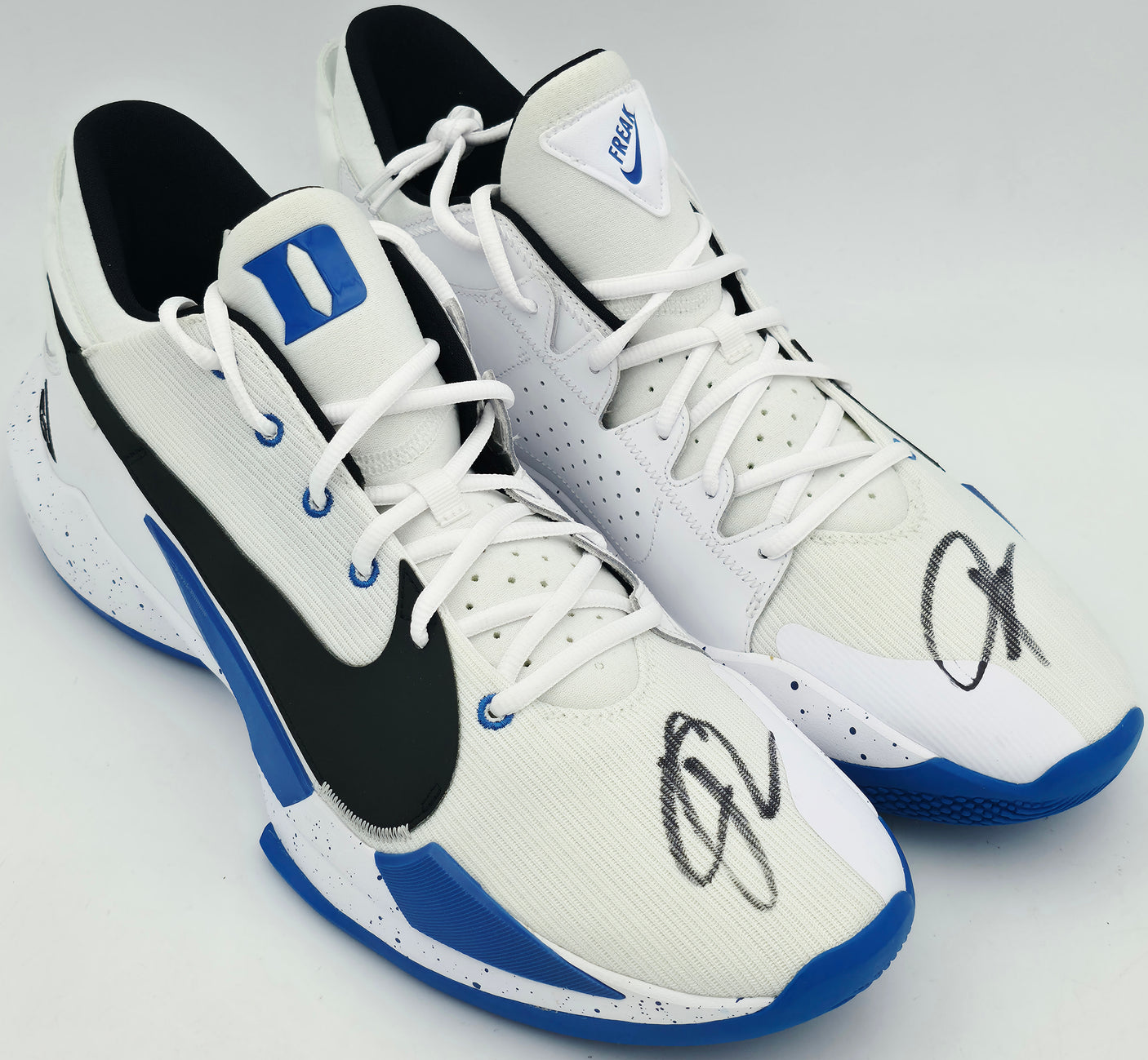 Giannis Antetokounmpo Autographed 2021 Player Exclusive (PE) Promo DUKE BLUE DEVILS WHITE/BLK-ROYAL Nike Zoom Freak 2 DUKE SOS Shoes Size 16 (No Box) Beckett BAS Witness #3W396953 & #3W396954