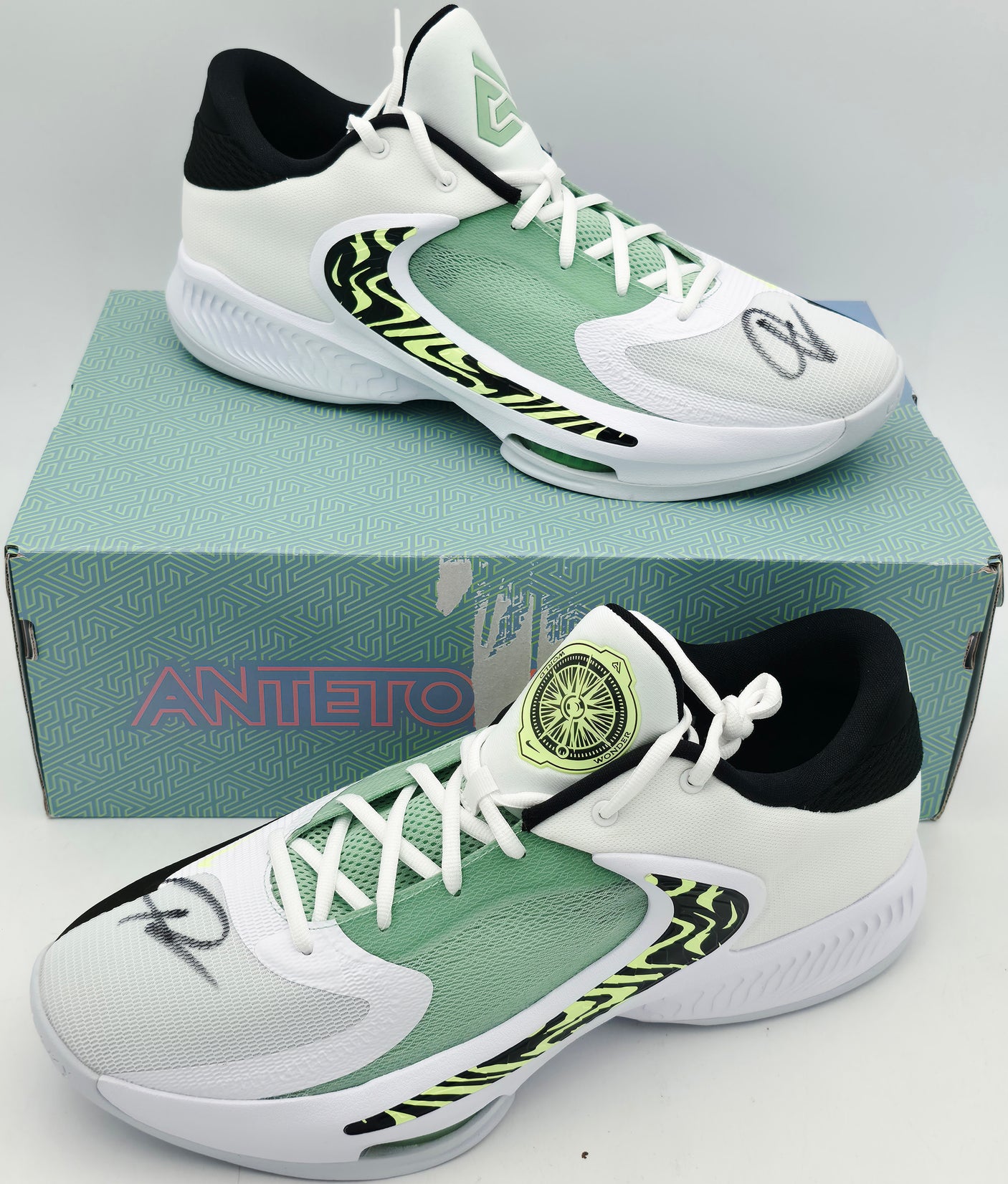 Giannis Antetokounmpo Autographed GREEK COASTLINE Nike ZOOM FREAK 4 Shoes Milwaukee Bucks Size 16 (With Box) Beckett BAS Witness #3W396596 & #3W396597