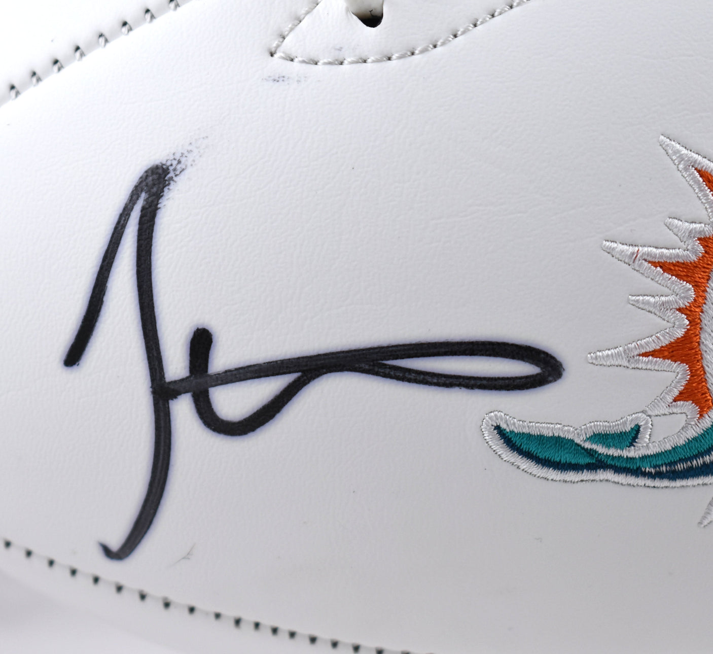 Tyreek Hill Autographed Miami Dolphins Logo Football - Beckett W Hologram *Black