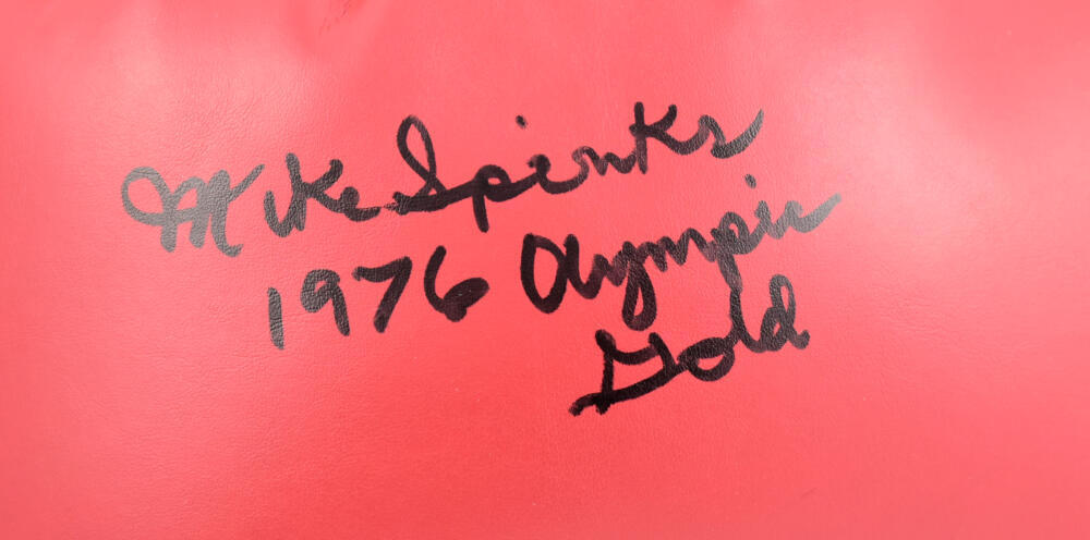 Michael Spinks Autographed Red Everlast Boxing Glove w/Gold- Beckett W Holo *L