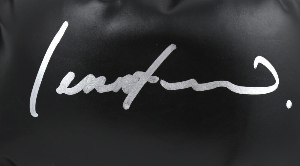 Lennox Lewis Autographed Black Everlast Boxing Glove *Right - Beckett W Hologram