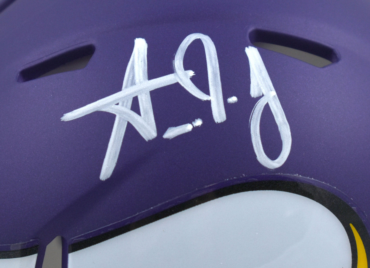 Aaron Jones Autographed Minnesota Vikings Speed Mini Helmet-Beckett W Holo*White