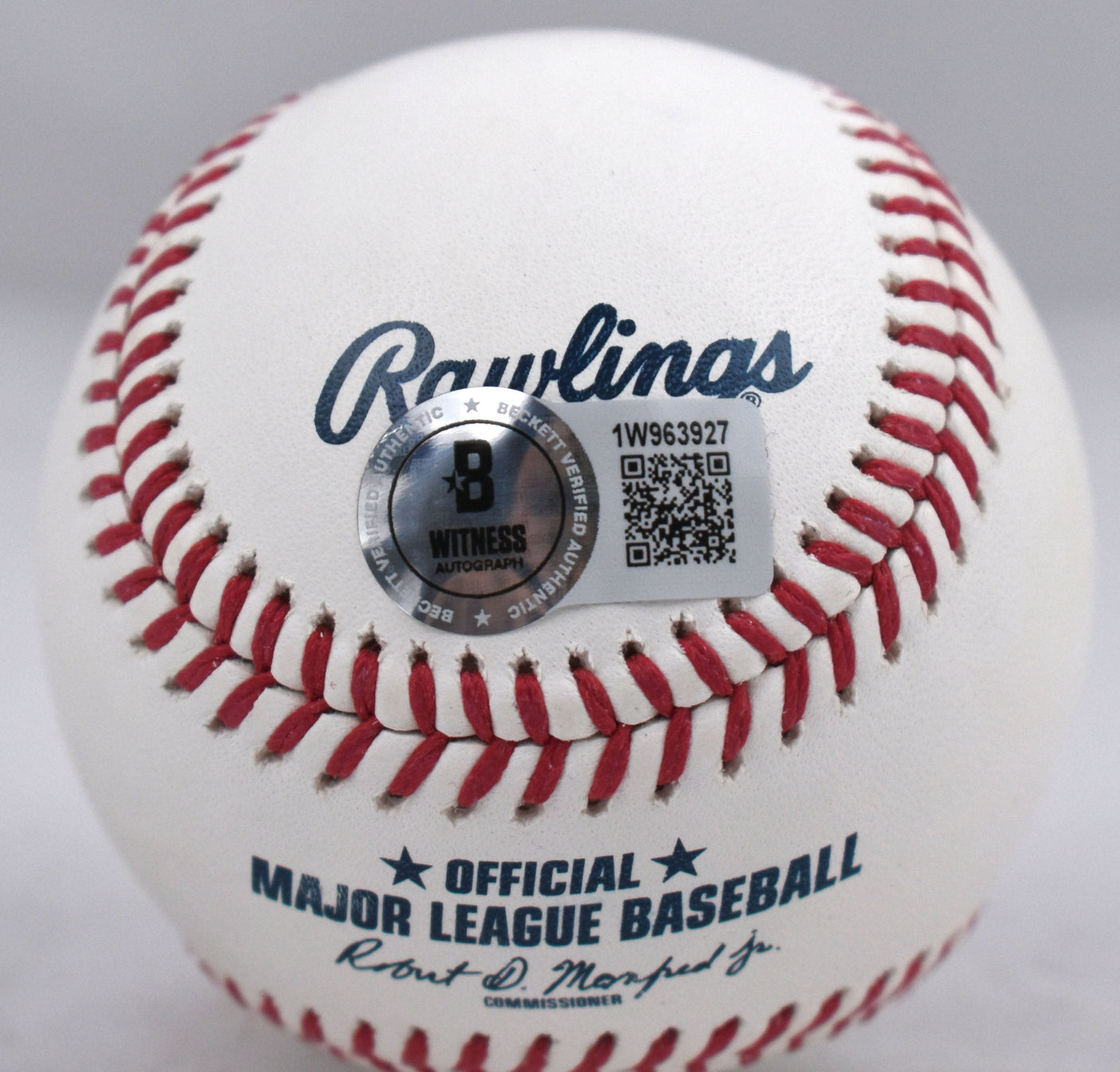 Rafael Palmeiro Signed Rawlings OML Baseball w/ 3020 Hits - Beckett W Hologram