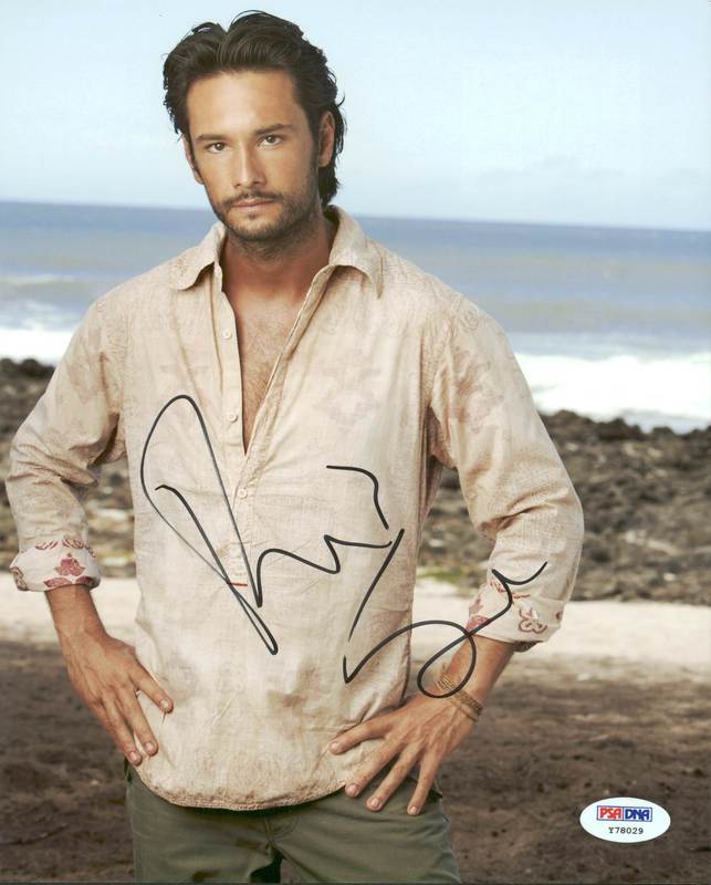 Rodrigo Santoro Focus Signed Authentic 8X10 Photo Autographed PSA/DNA #Y78029