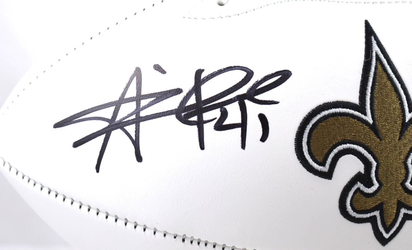 Alvin Kamara Autographed New Orleans Saints Logo Football - Beckett W Hologram