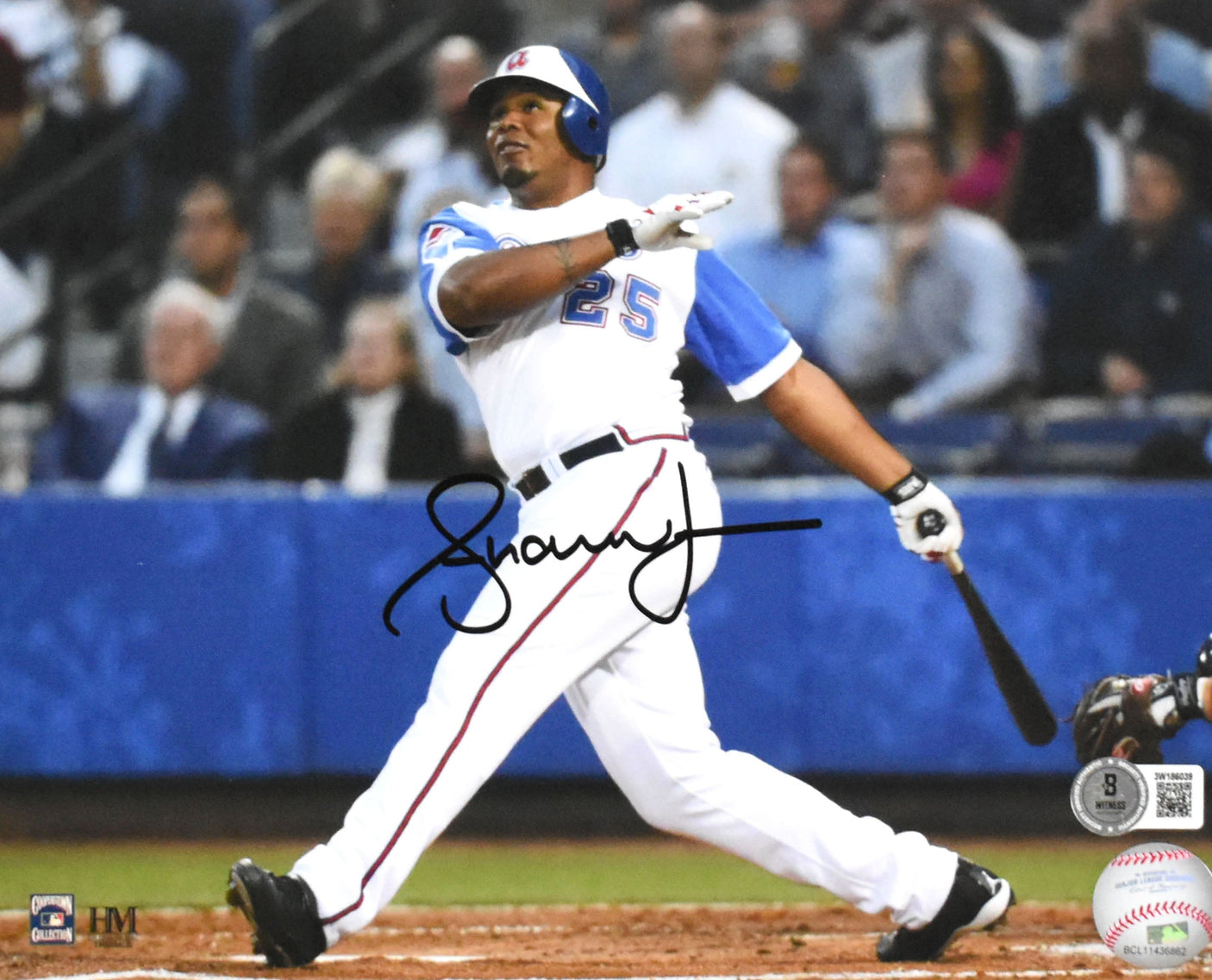 Andruw Jones Autographed Atlanta Braves 8x10 Swinging Photo - Beckett W Hologram