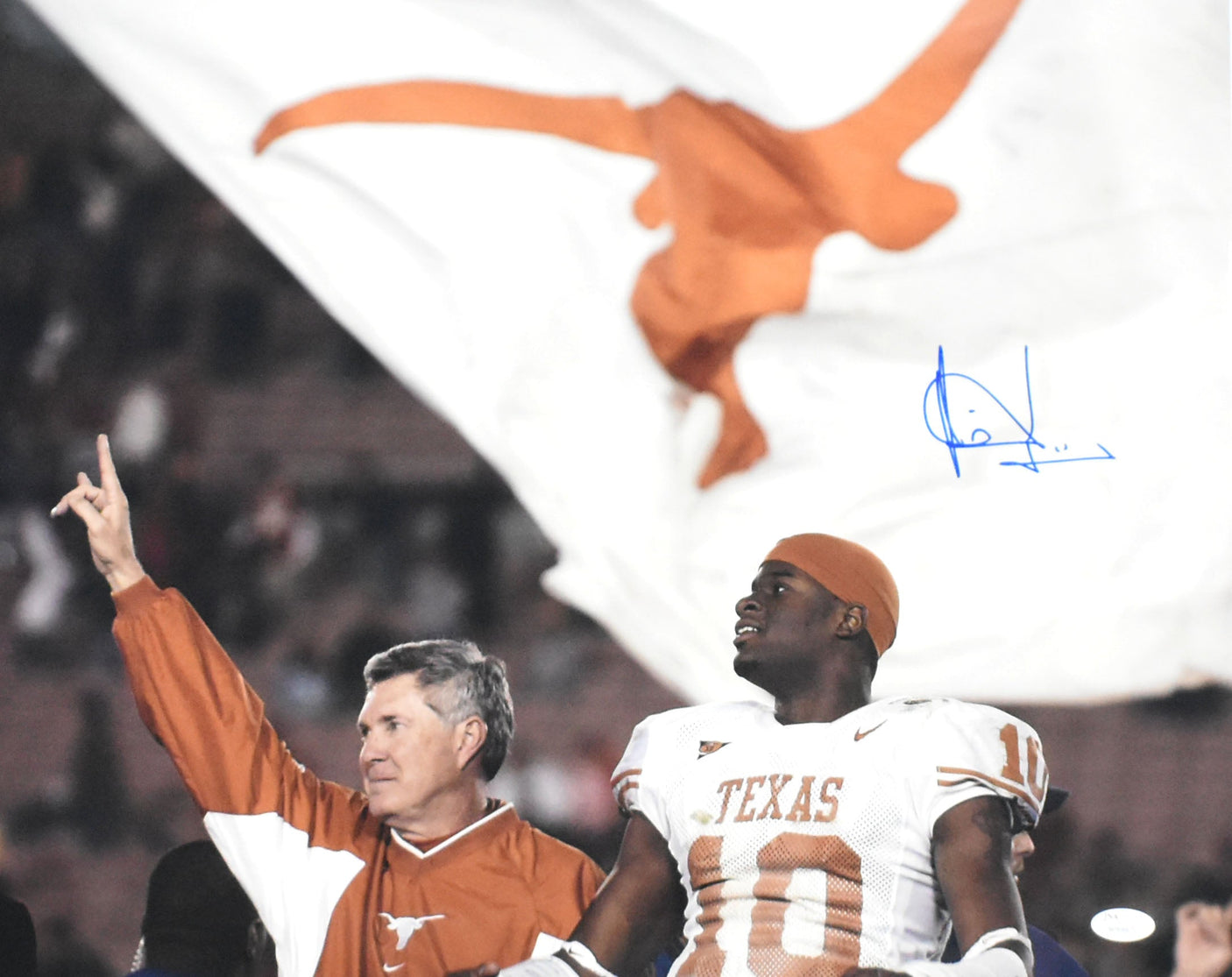 Vince Young Autographed Texas Longhorns 16x20 Smile Photo - JSA W *Blue