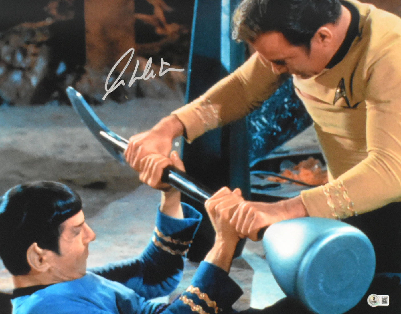 William Shatner Autographed Star Trek 16x20 w/Spock Photo - Beckett W Hologram