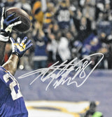 Adrian Peterson Autographed Vikings 16x20 Celebration Photo - Beckett W Hologram