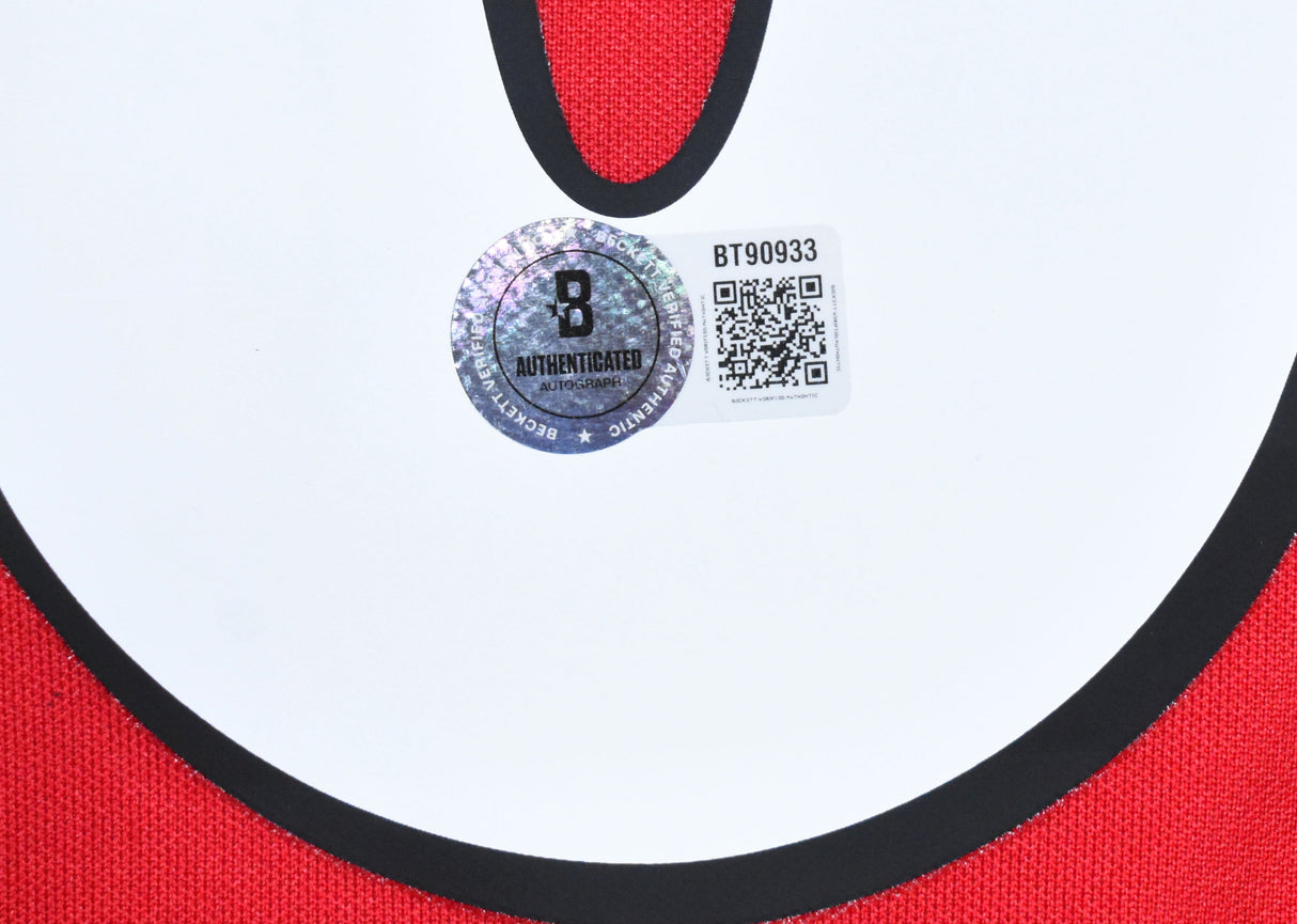 Steven Gerrard Autographed Liverpool Home Soccer Jersey #8 - Beckett Holo *L