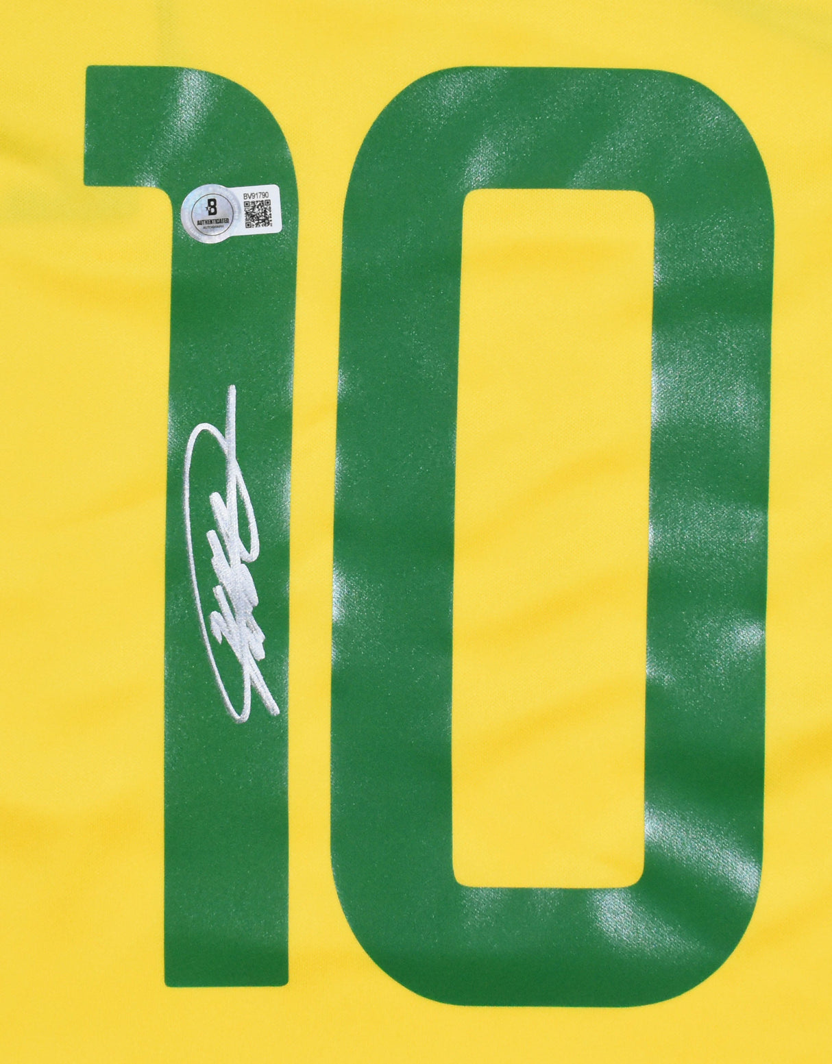 Kaka Autographed Brazil Home Soccer Jersey #10 - Beckett Holo *M