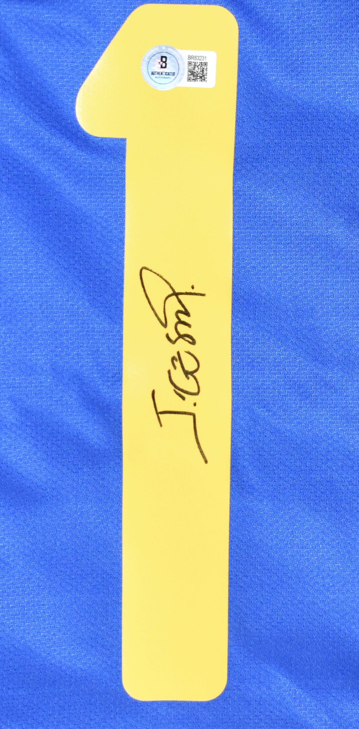 Julio Cesar Autographed Brazil Soccer Jersey #1 - Beckett Hologram *L