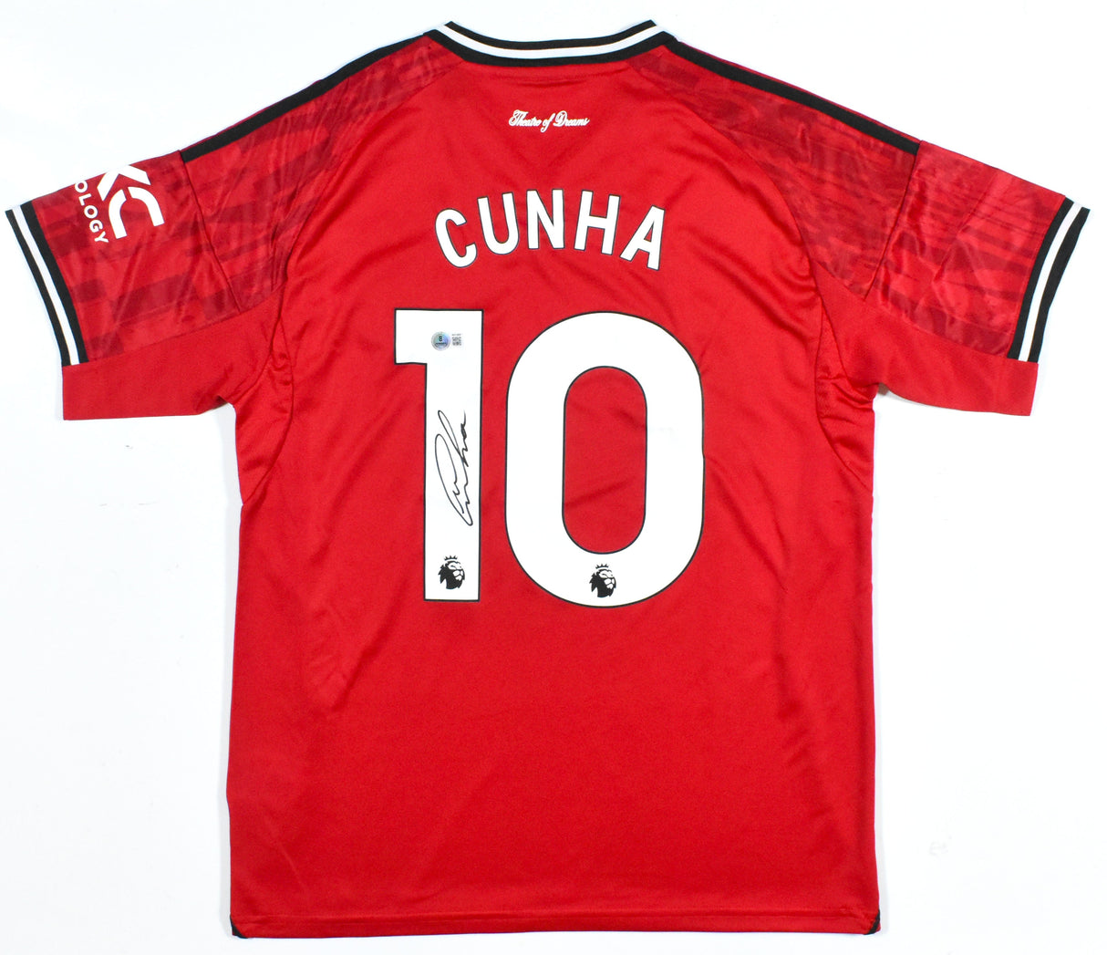 Matheus Cunha Autographed Manchester United Home Soccer Jersey #10 - Beckett *L