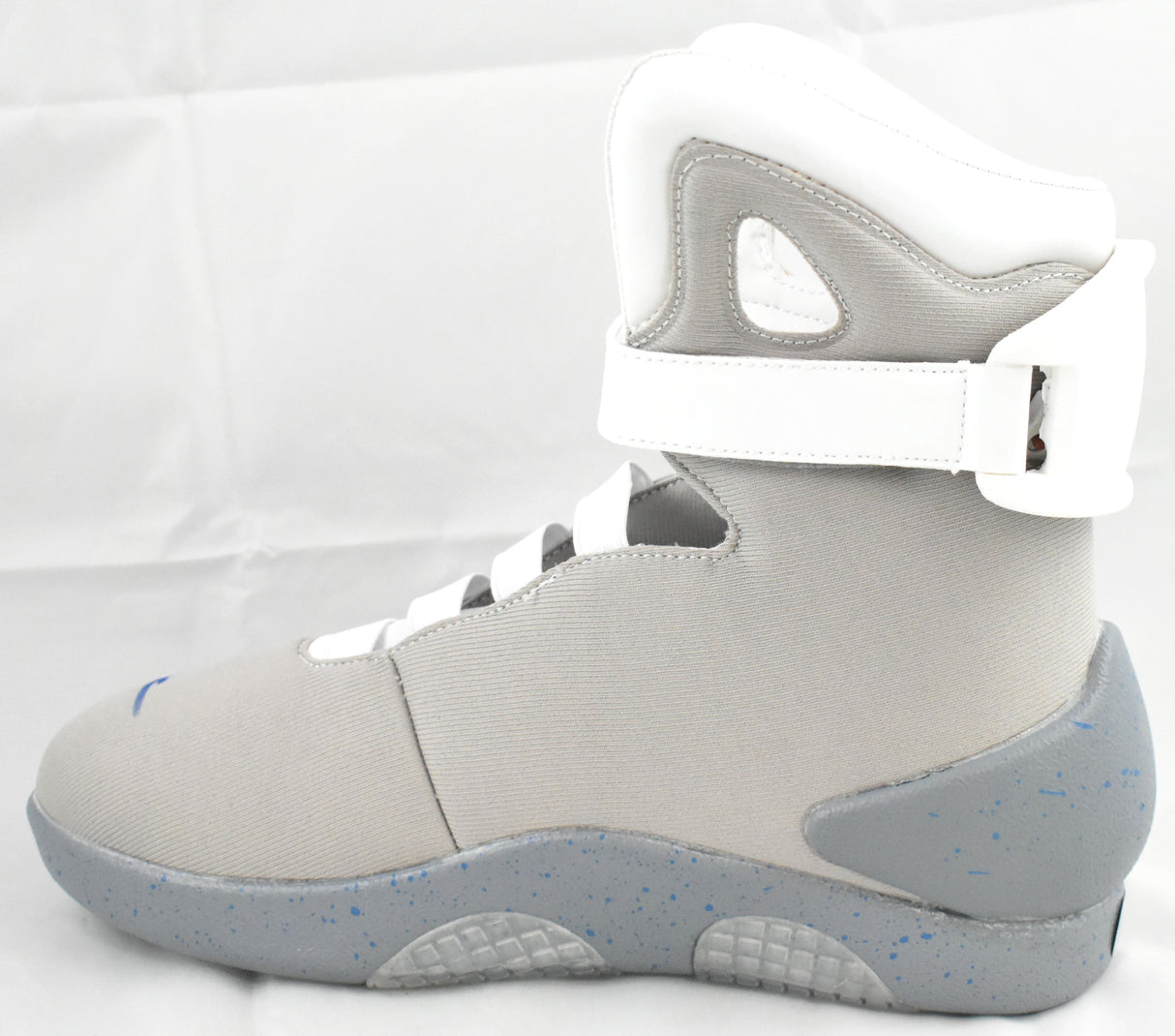 Michael J. Fox Signed Fun.com Costume Back to the Future Shoe- Beckett W *Right