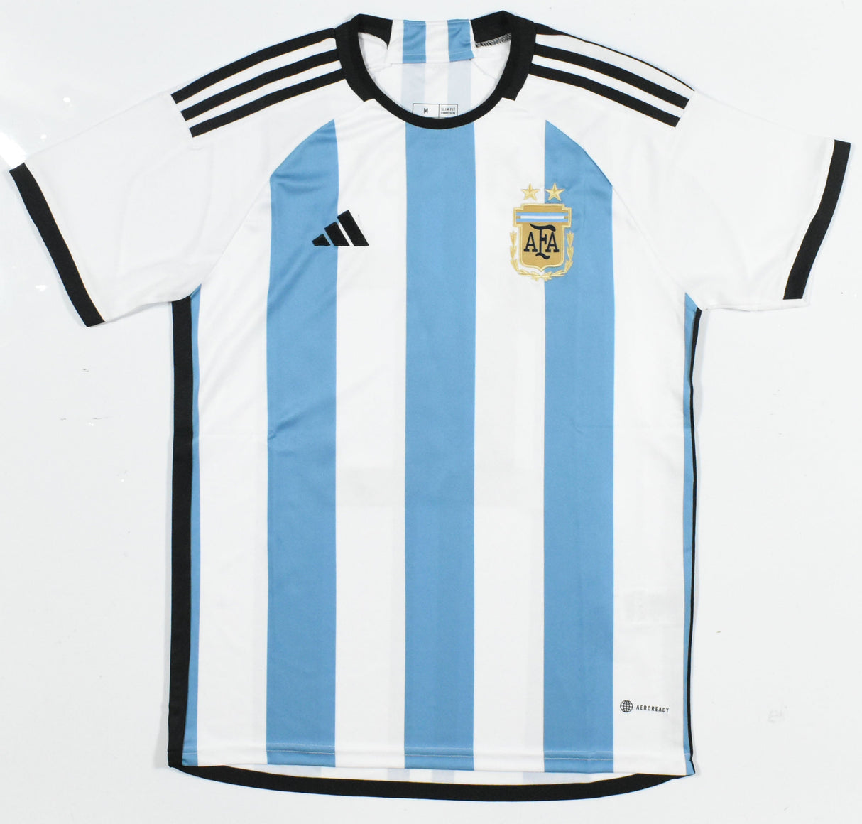 Lionel Messi Autographed Argentina Home Soccer Jersey #10 - Beckett W Holo *M