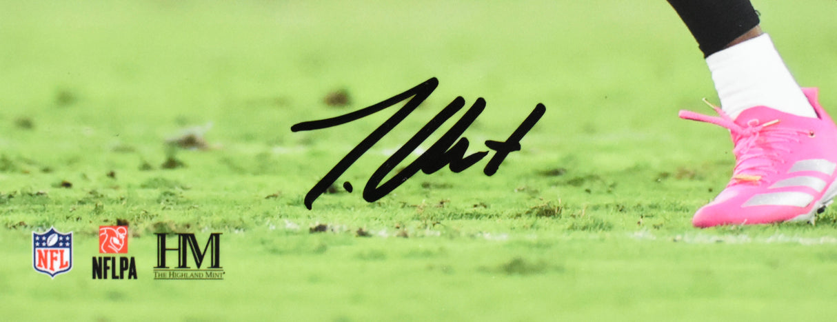 Travis Hunter Autographed Jacksonville Jaguars 8x10 Close Up Photo - Beckett W