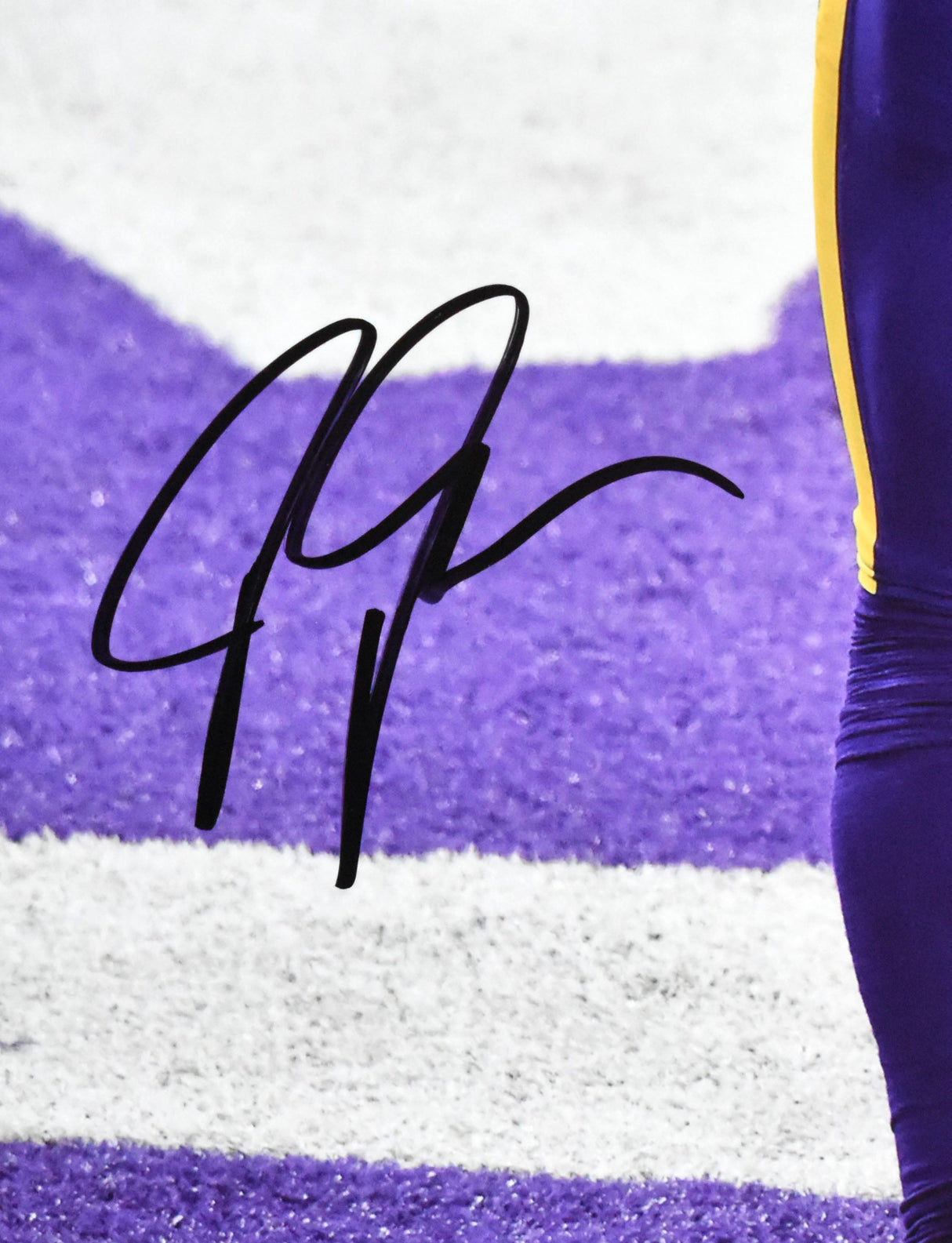 Justin Jefferson Autographed Minnesota Vikings 16x20 Griddy Photo-Beckett W Holo