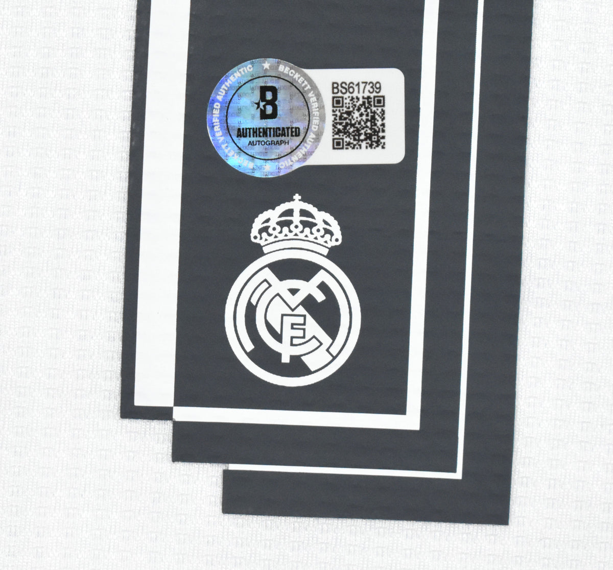 Luka Modri Autographed Real Madrid Home Soccer Jersey #19 - Beckett *L