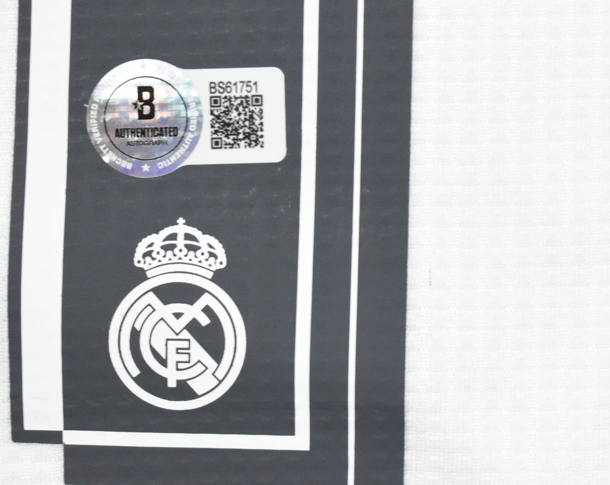Luka Modri Autographed Real Madrid Home Soccer Jersey #19 - Beckett *M