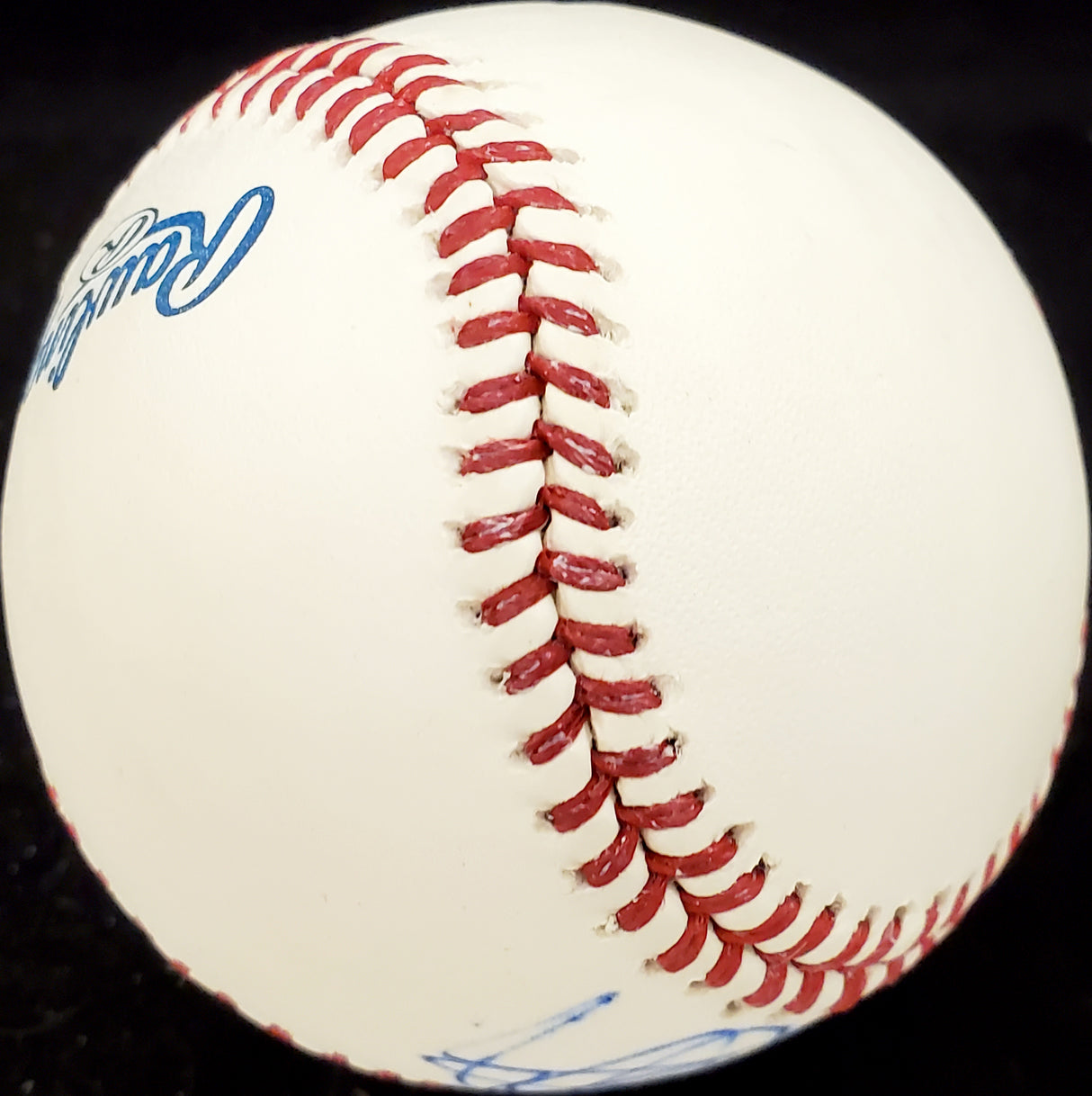 Ichiro Suzuki Autographed Official MLB Baseball Seattle Mariners IS Holo SKU #192210